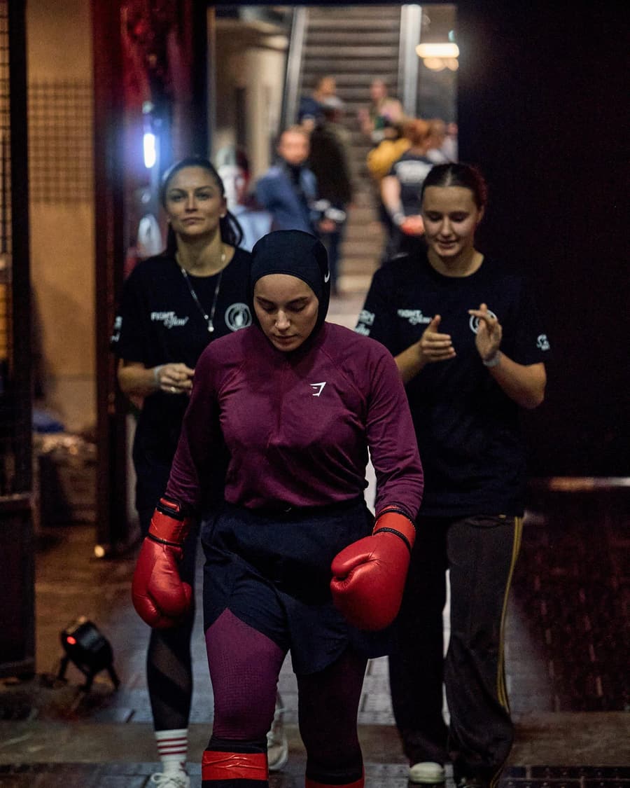 Hedil, Trainerin für Kickboxing und Fitness-Boxing