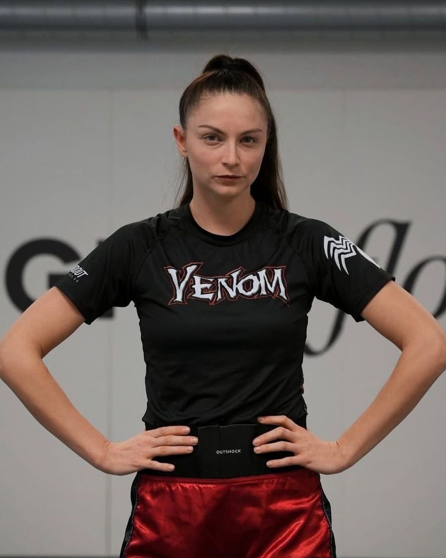 Kamila, Trainerin für Kickboxing
